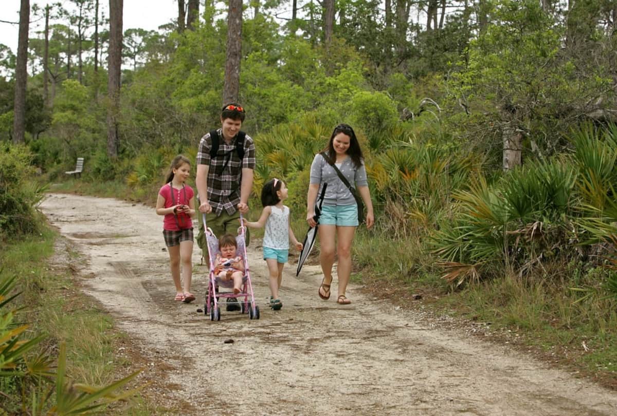 best lessons about life skills parents must teach kids by age 13