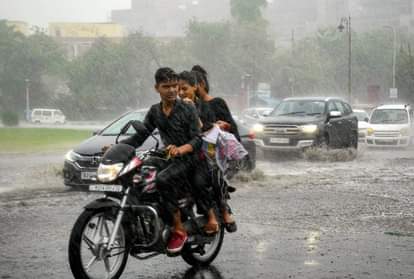 Weather update Rain and storm likely in delhi ncr today temperature may rise after 22 june