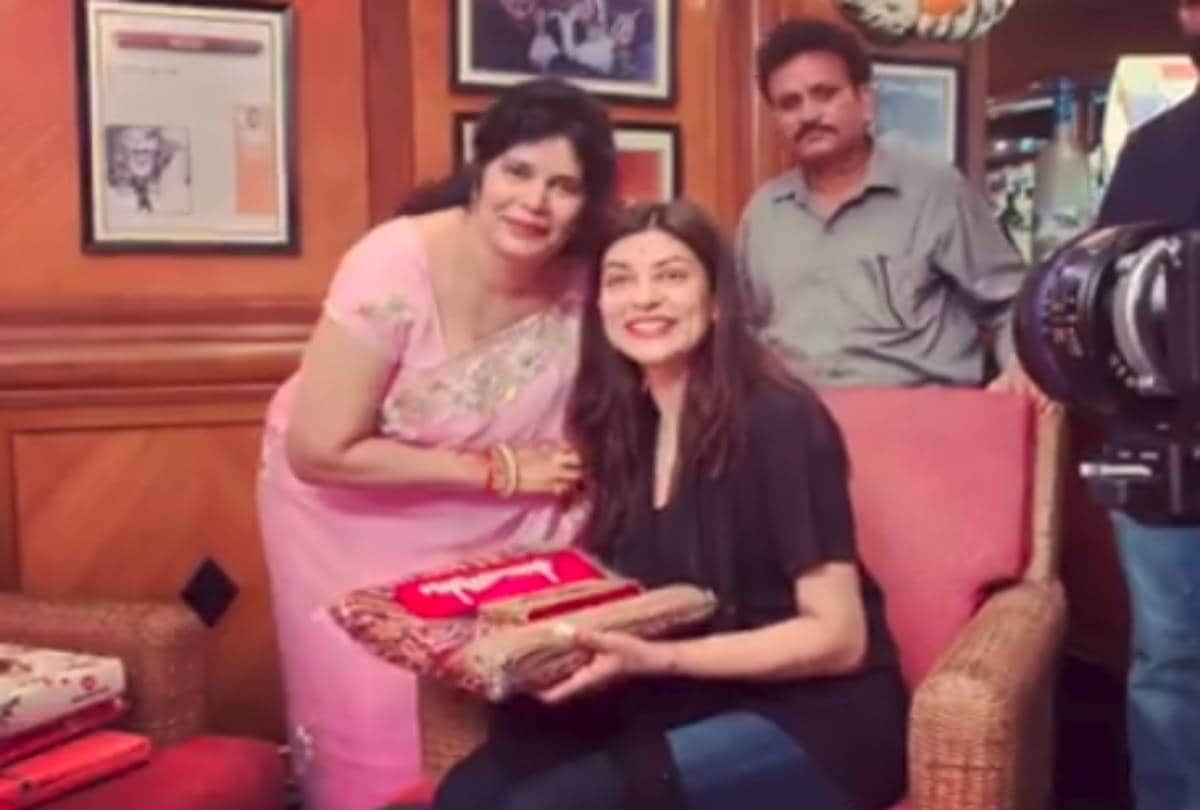 sushmita sen share her brother rajeev sen engagement video and photo with rohman shawl