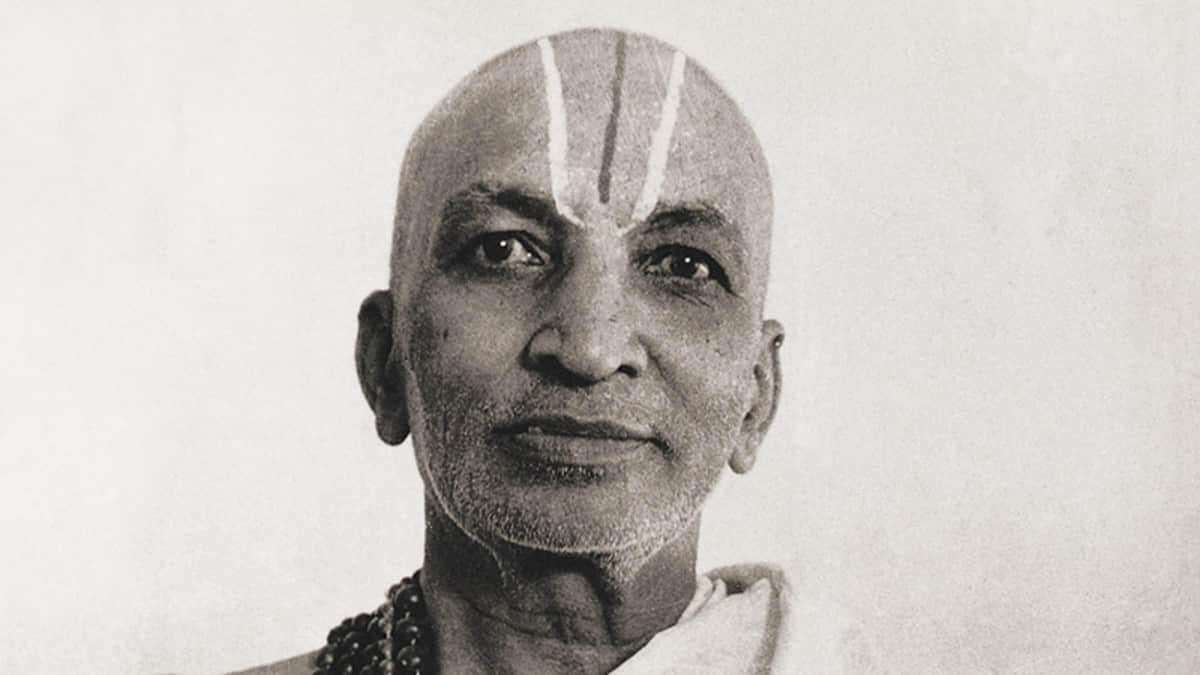 know about famous Indian yoga guru on international yoga day 2019