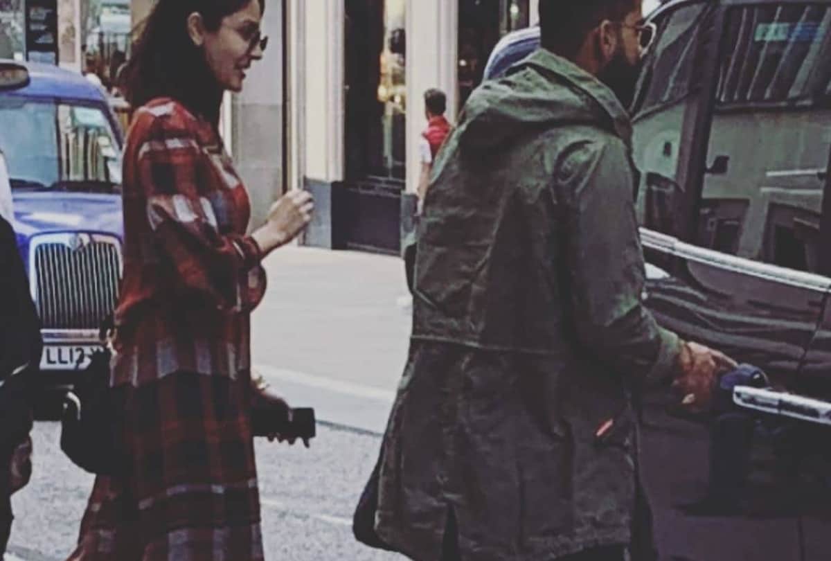 anushka sharma and virat kohli spot together in england world cup 2019