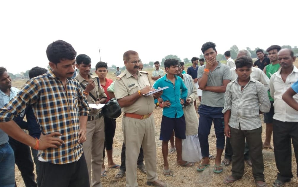 Teenage body found on railway track police said murder in bhadohi