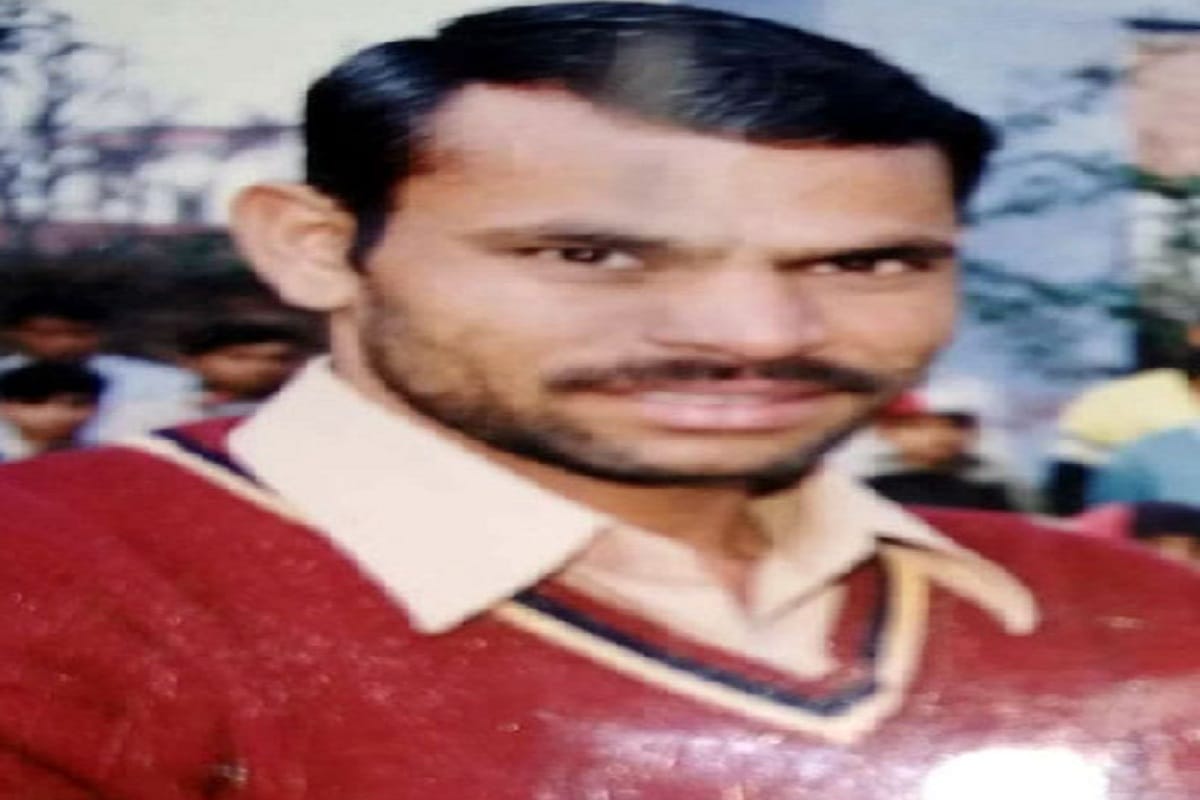 A manager was killed in Ghaziabad, and liquor and beer bottles were found from the spot
