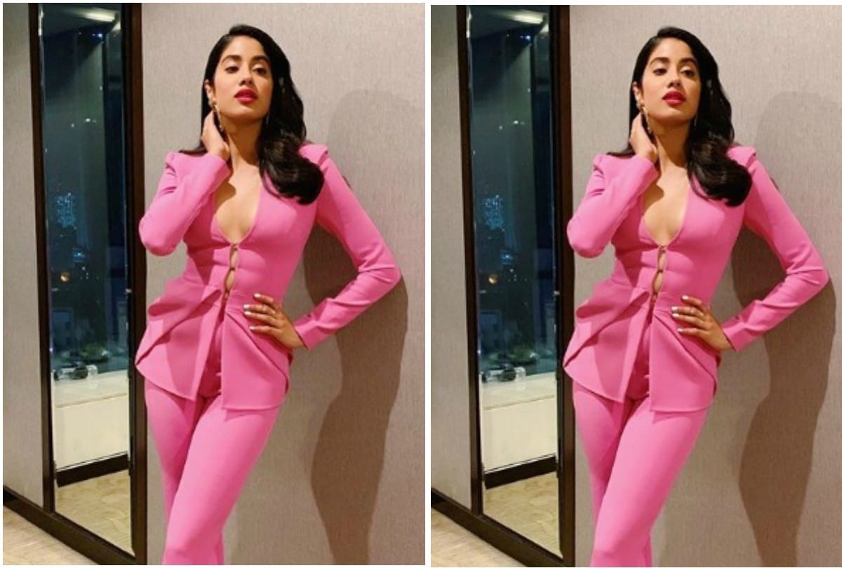 Actress Janhvi Kapoor Share Photos From the Sets of Kargil Girl Gunjan Saxena Biopic