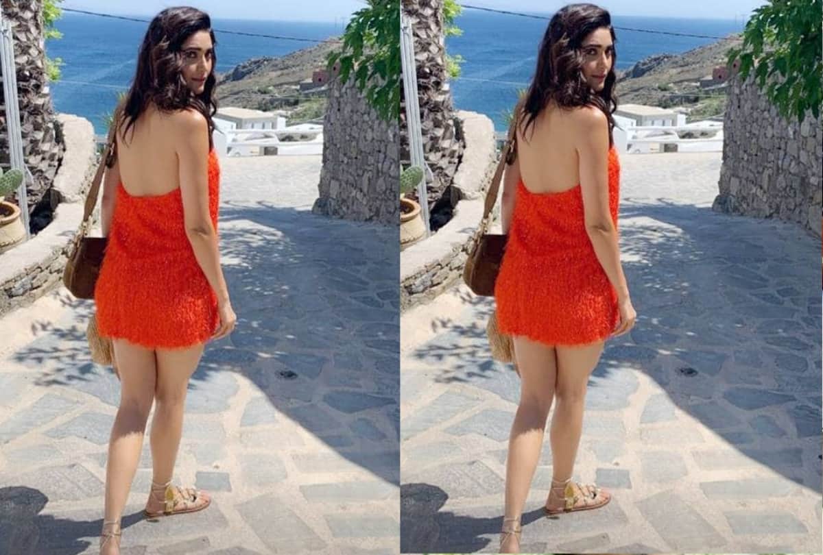 Karishma Tanna is raising temperature with her latest pictures from Greece