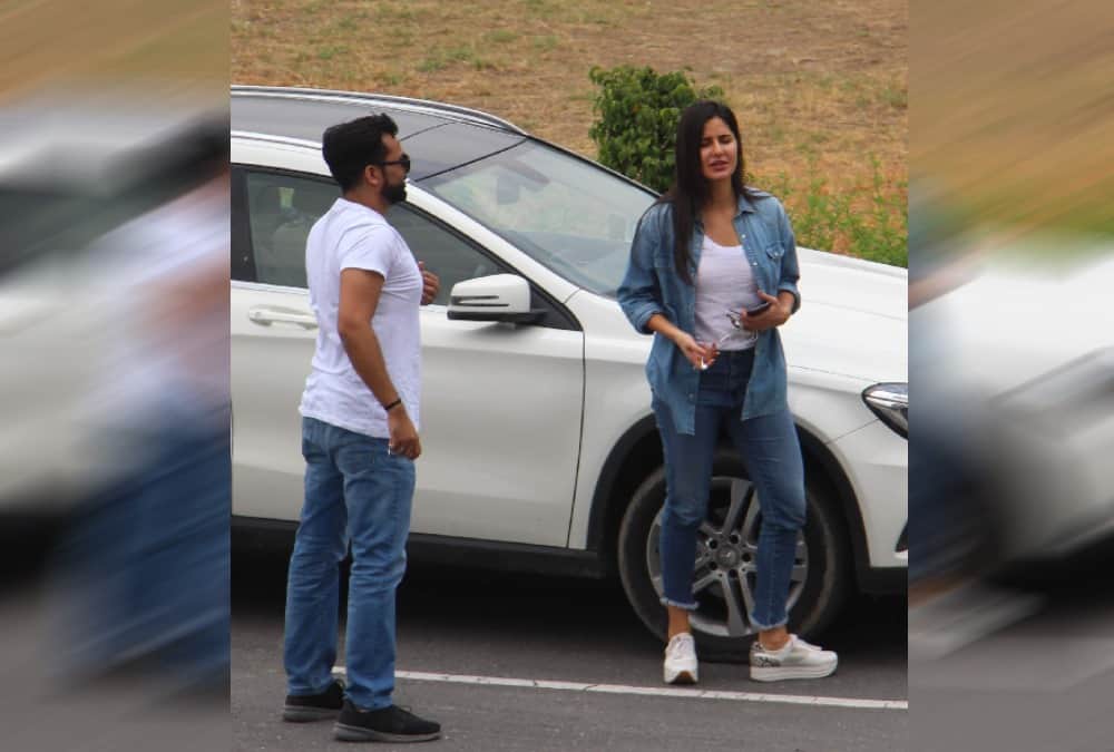 Actress katrina kaif Ate Lychees and mango in dehradun