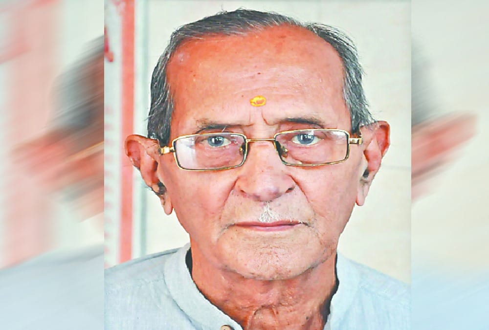 International yoga day 2019 this old age man teach free yoga from 20 years