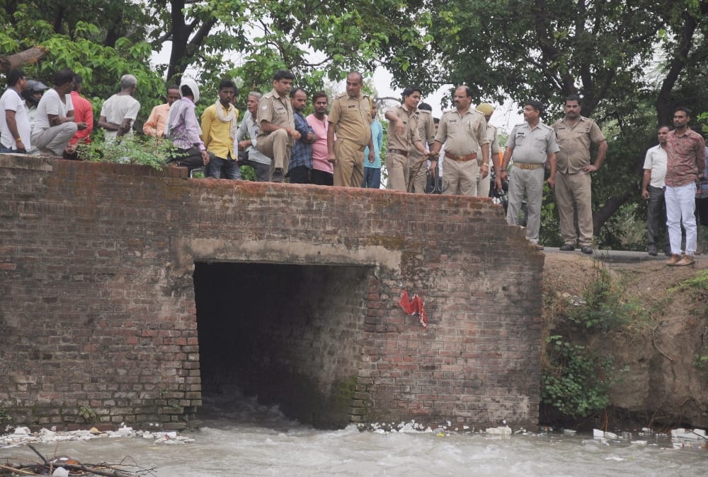 Two teenaged girls drowned up in a lake in Lucknow.
