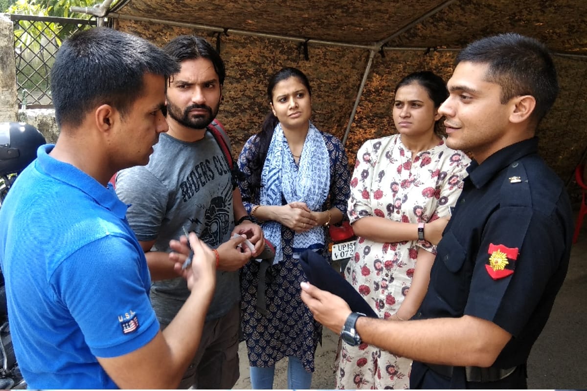 friends of Martyr Major Ketan Sharma Playing the best role of Friendship