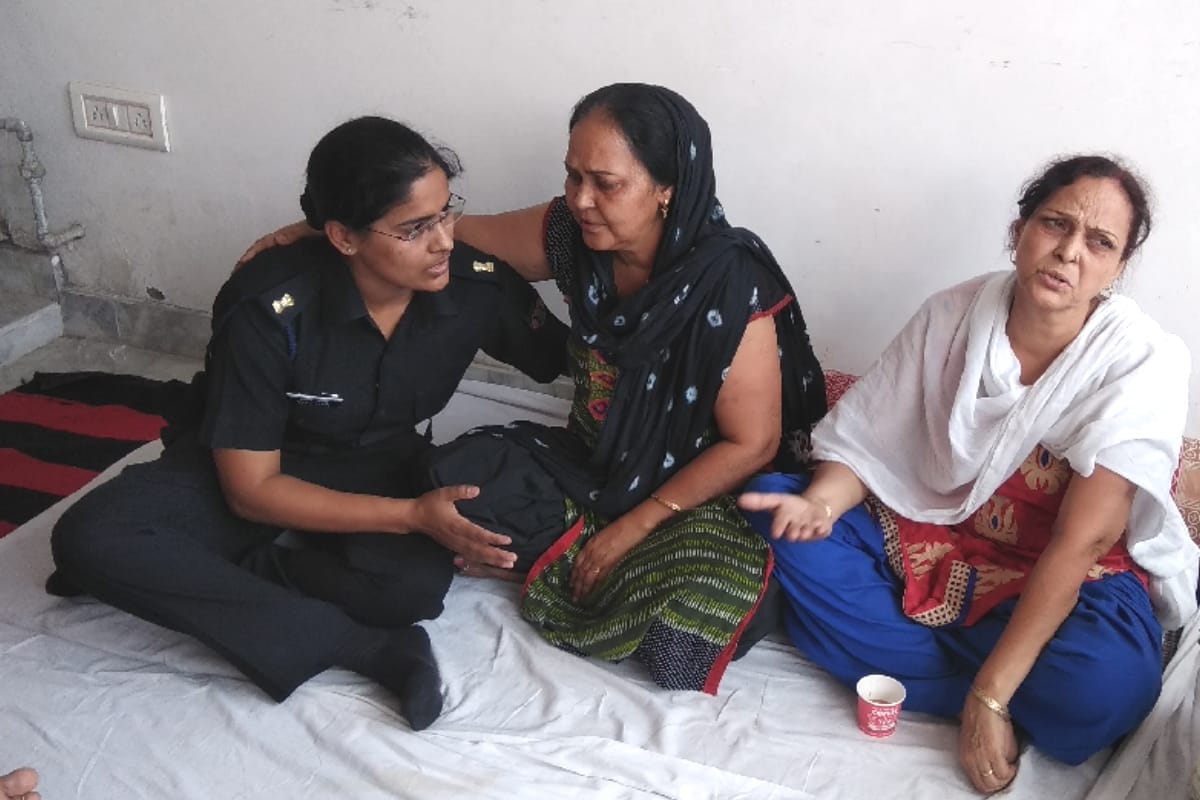 friends of Martyr Major Ketan Sharma Playing the best role of Friendship