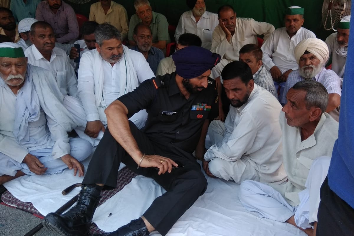 friends of Martyr Major Ketan Sharma Playing the best role of Friendship
