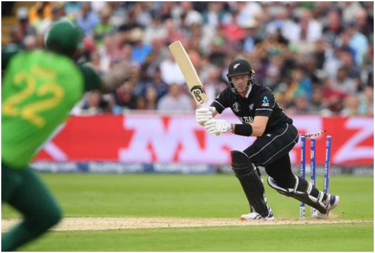 World Cup 2019:  Martin Guptill Gets Hit Wicket out of Andile Phehlukwayo against South Africa