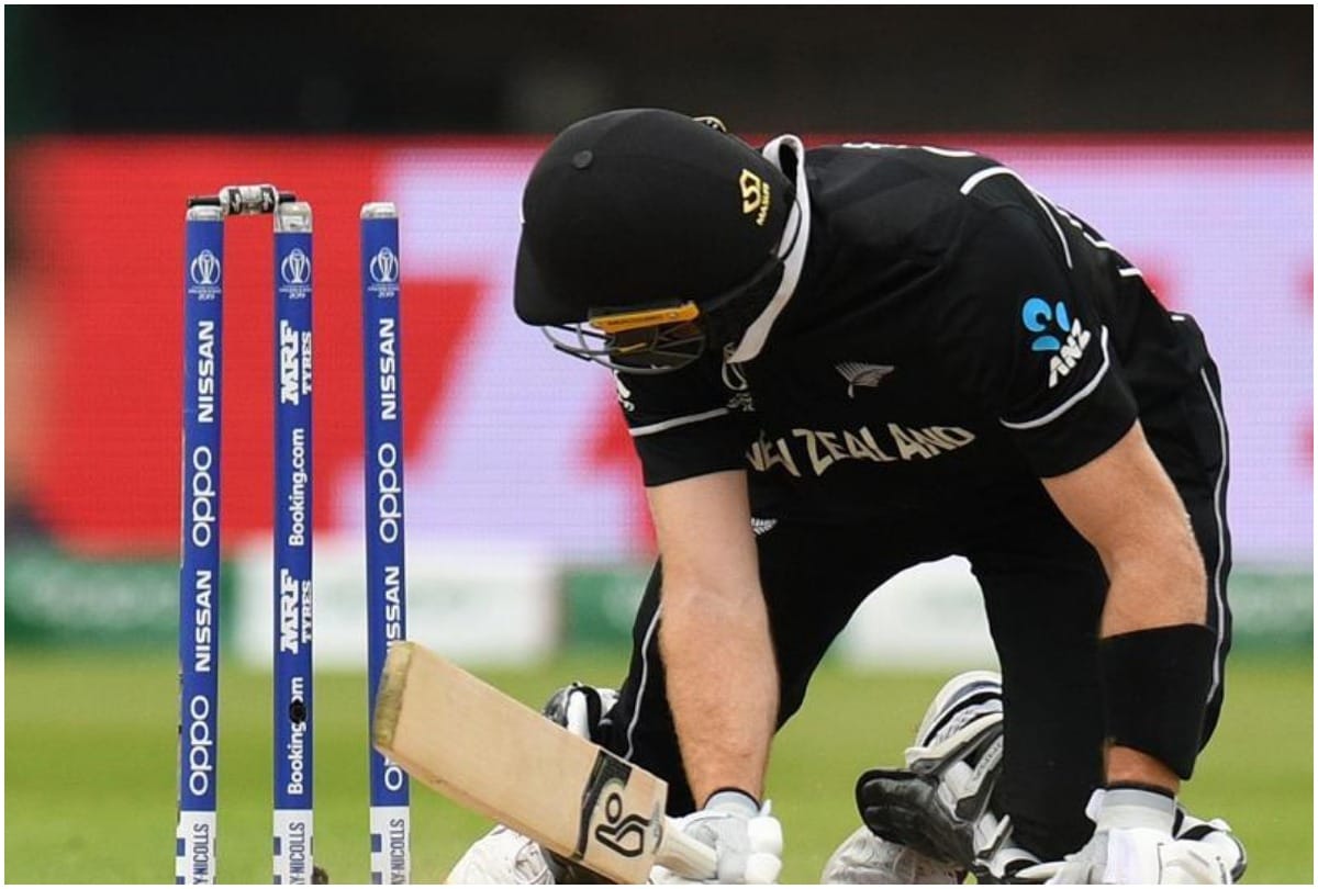 World Cup 2019:  Martin Guptill Gets Hit Wicket out of Andile Phehlukwayo against South Africa