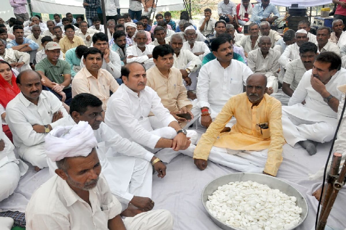 Many peoples reached in thirteenth of martyr Satyendra and family big demand from government