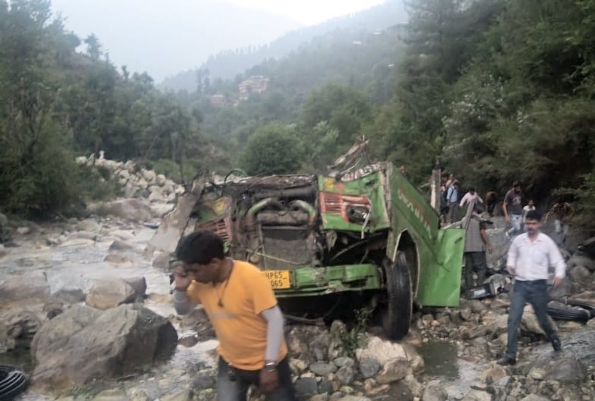 Kullu Bus Accident: pics of terrible bus accident in kullu himachal