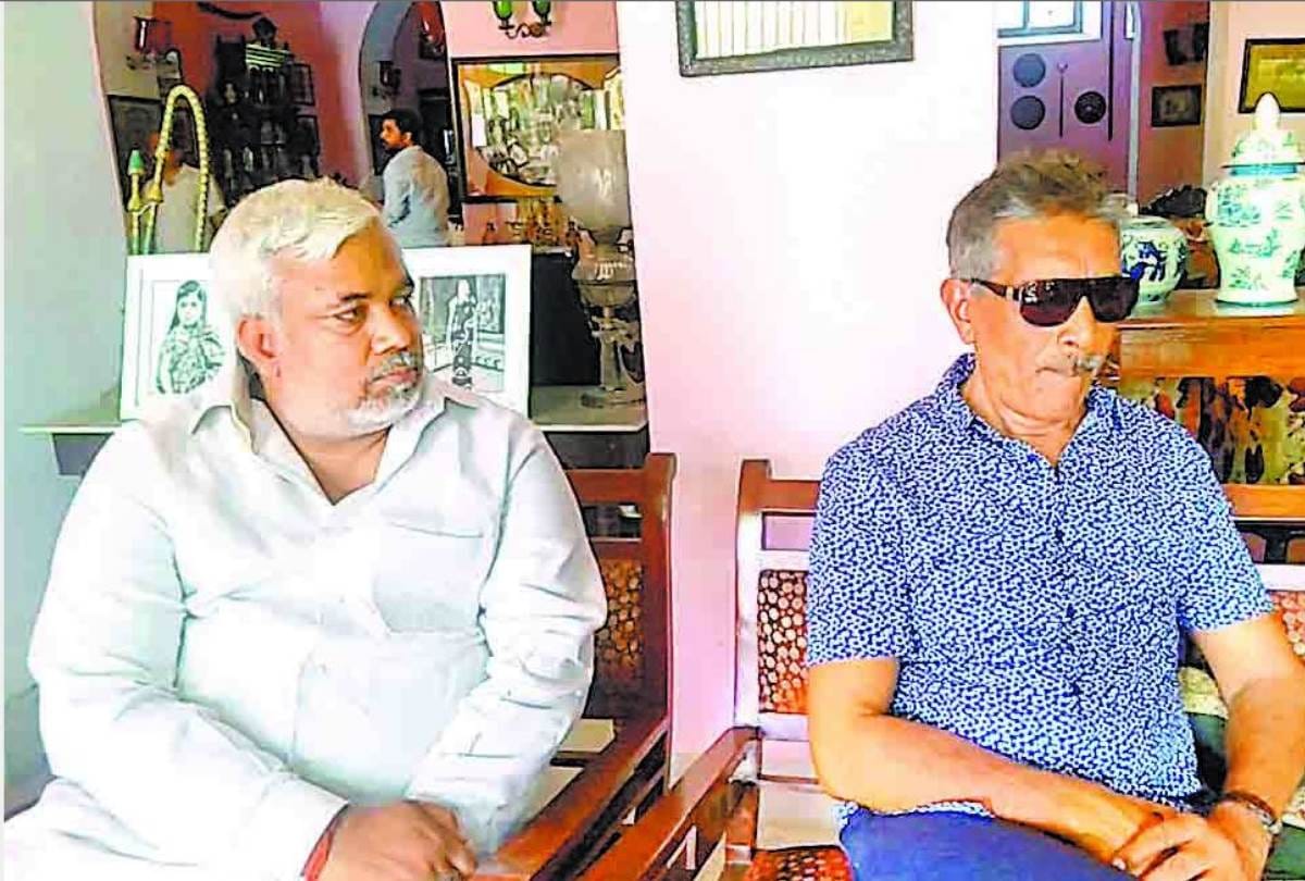 director praksah jha visits ayodhaya for film shooting location