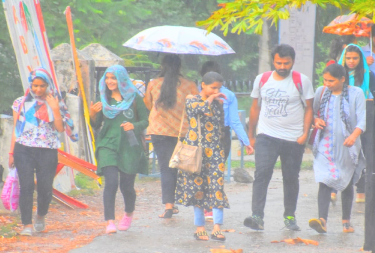 Met department says rain on sunday in Delhi