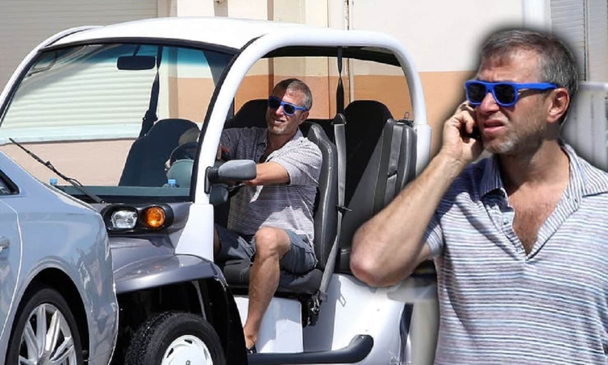 top world Billionaires drive cheap cars, larry page toyota prius to jeff bezos honda accord