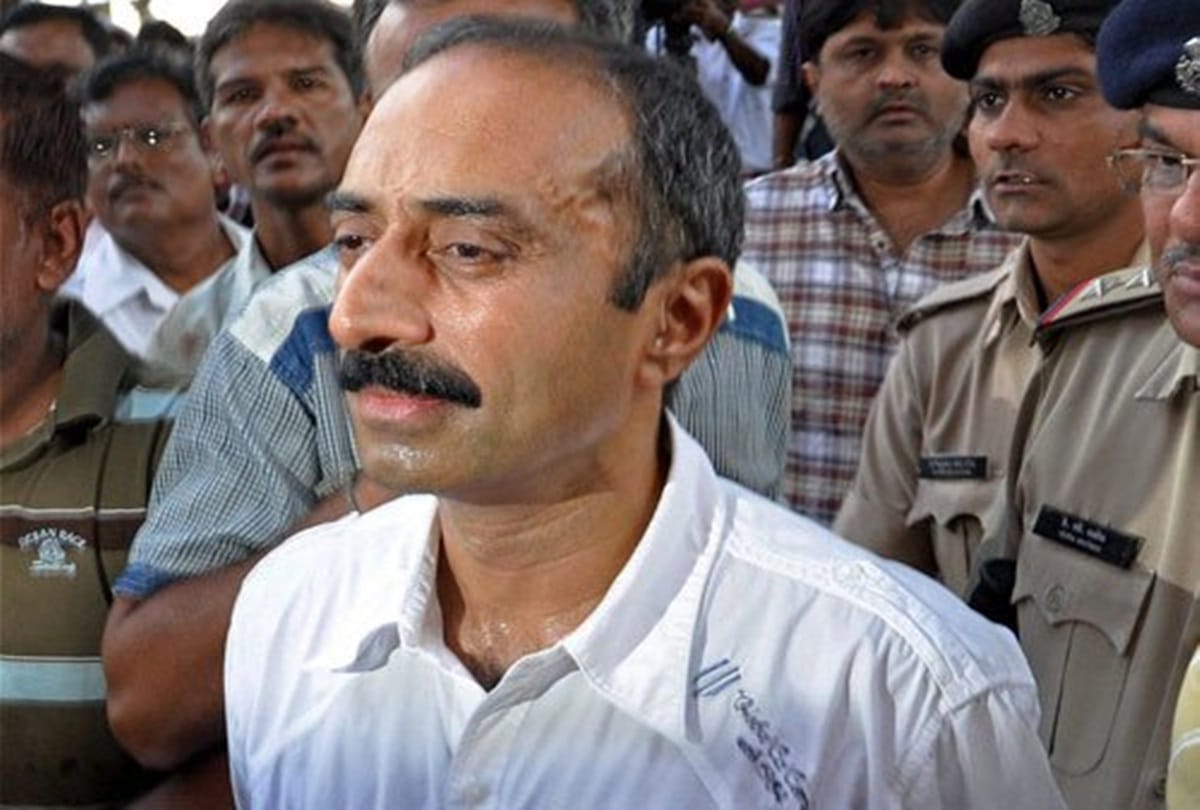 who is Sanjiv Bhatt who Sacked from IPS Officer post in 2015, know All About
