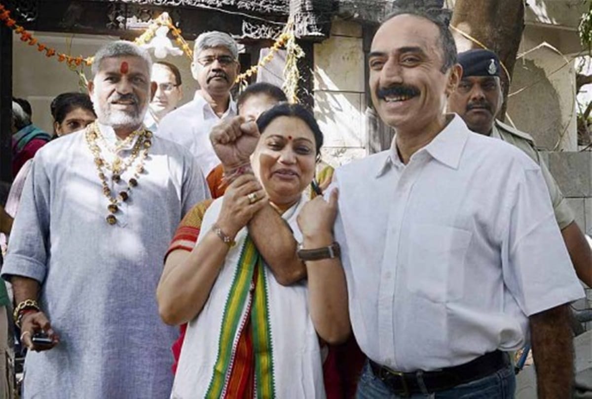 who is Sanjiv Bhatt who Sacked from IPS Officer post in 2015, know All About