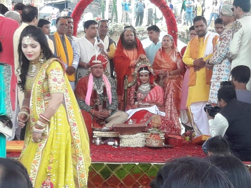 Royal wedding in Auli: bride sister read poem on vidai everyone emotional
