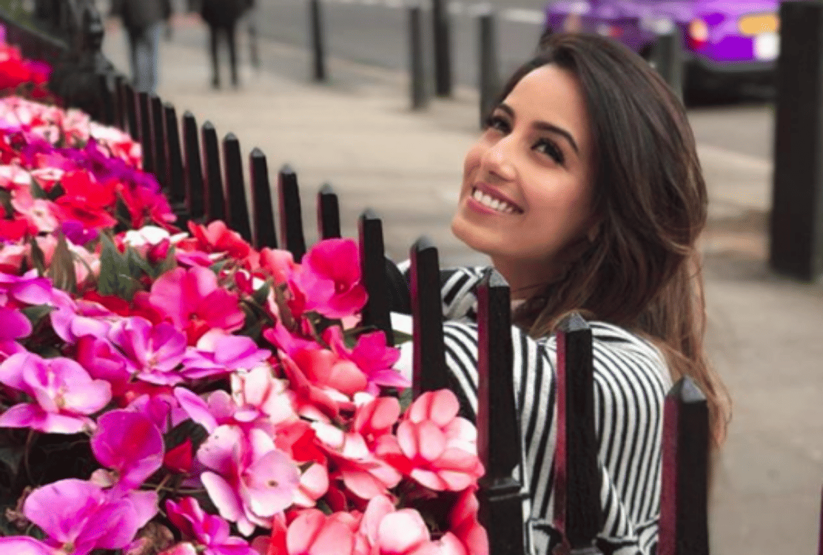 bigg boss 12 srishty rode share photos and troll for her dress