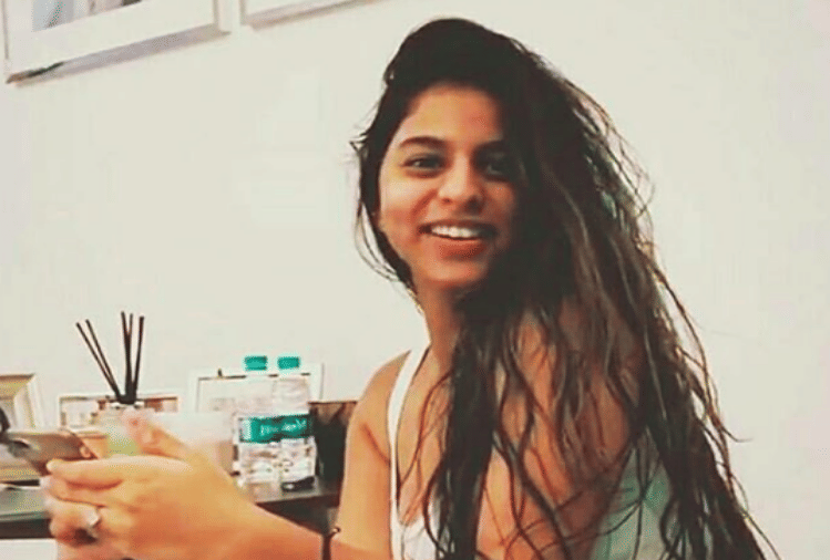 suhana khan smile new photo and flashes