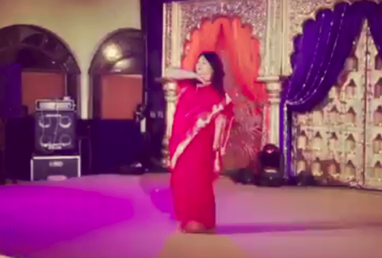 sushmita sen danced with boyfriend rohman shawl at rajeev sen wedding