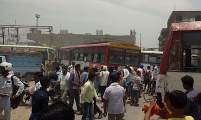 Bus driver beaten at varanasi cantt bus station roadways employee jam road