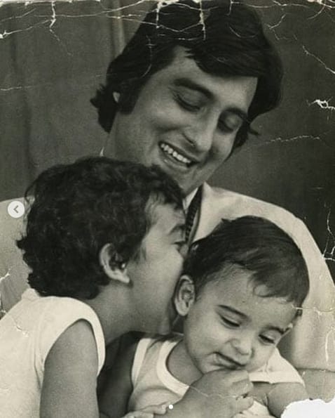 see unseen childhood photo of actor Rahul Khanna with father Vinod Khanna