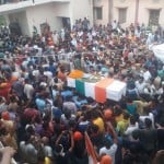 सूरज के अंतिम दर्शन को उमड़ा जन सैलाब