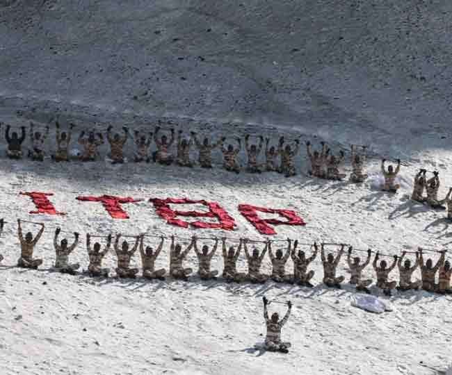 International yoga day 2019 itbp soldiers doing yoga on 14000 feet high