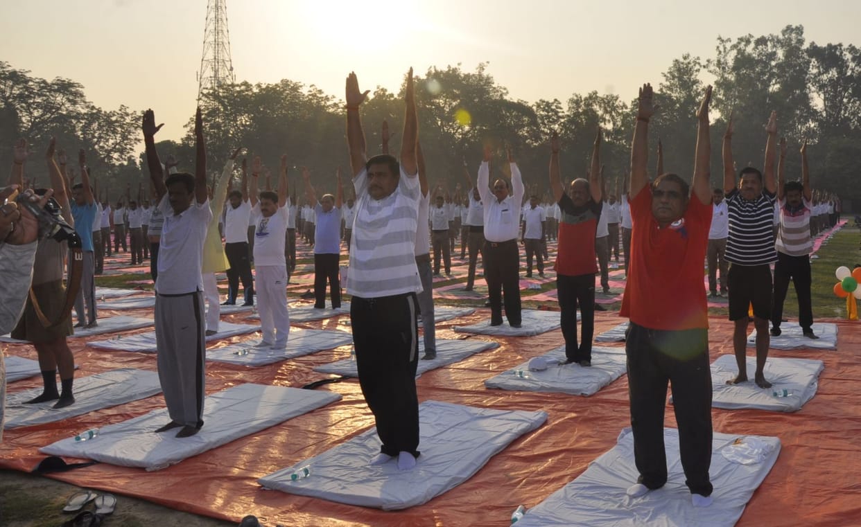 public learn to become healthy from yog