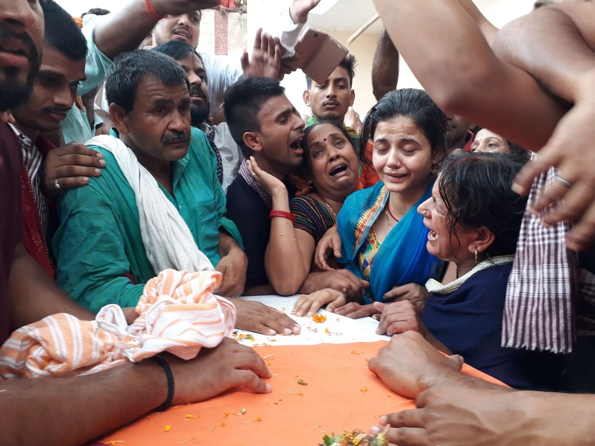 last rites of suraj singh jorhat aircraft crash an 32 Shobha Chapra ballia