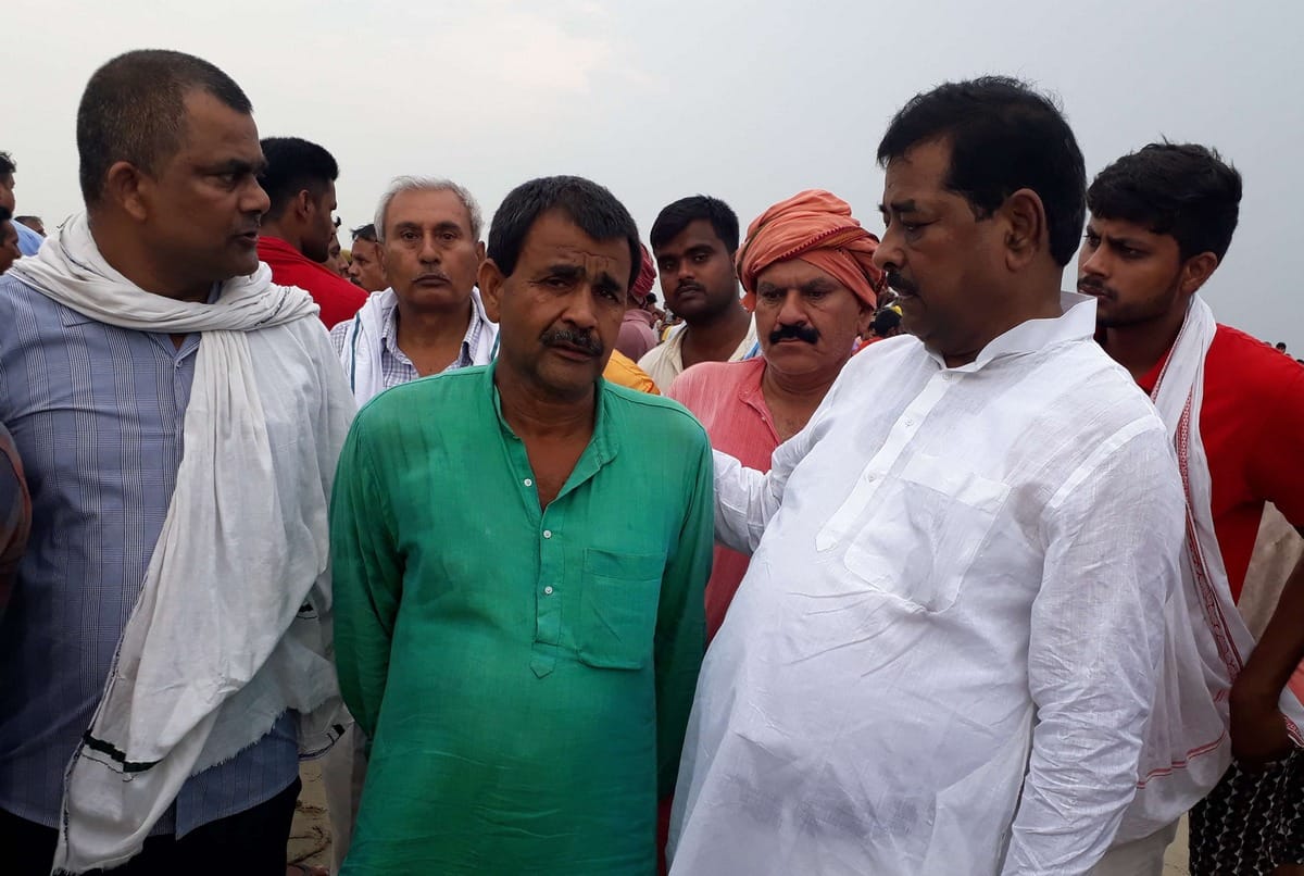 last rites suraj ballia aircraft an 32 crash father mother wife