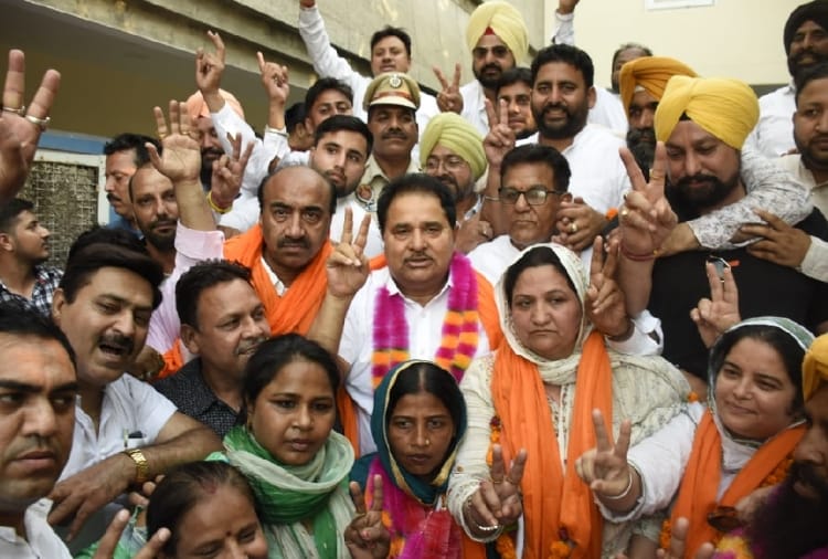 Congress's massive victory in Nagar Panchayat elections in Punjab