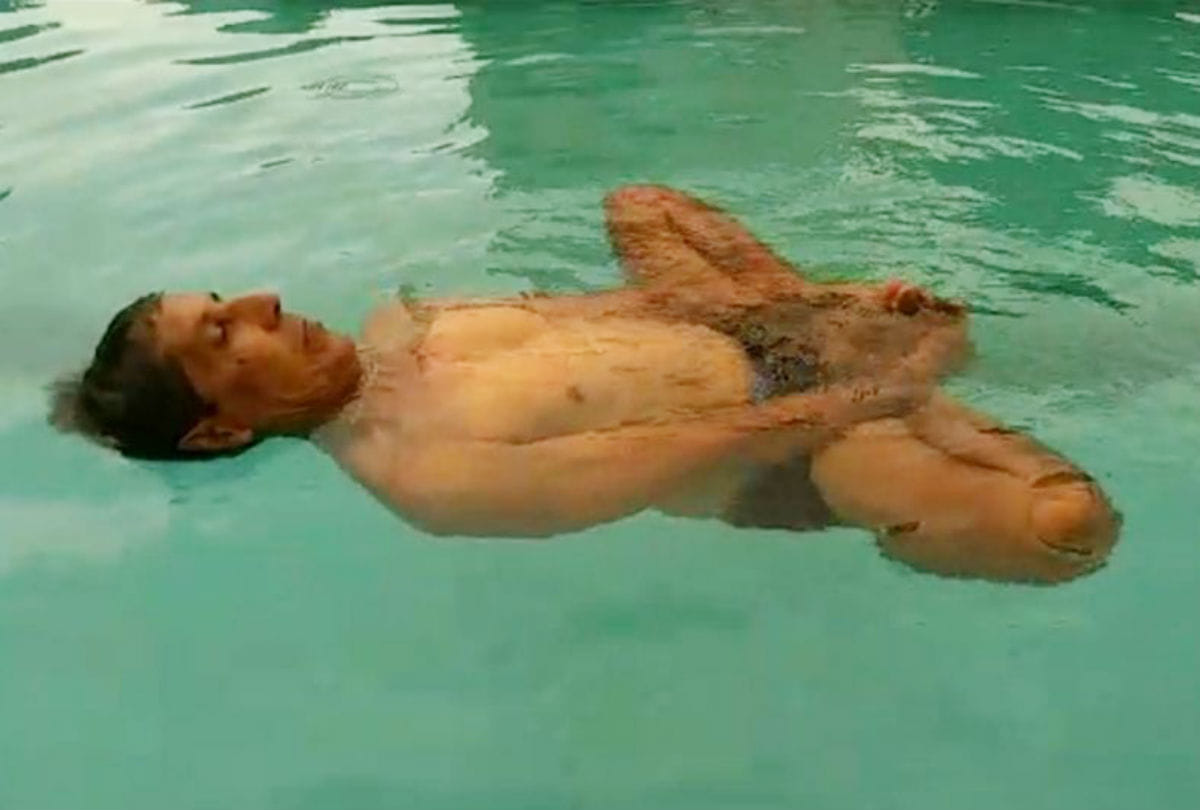 world yoga day 2019 haresh chaturvedi performs jal yoga in agra