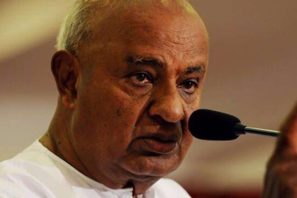 Prime Minister Narendra Modi greets former pm HD DeveGowda on his 89th birthday