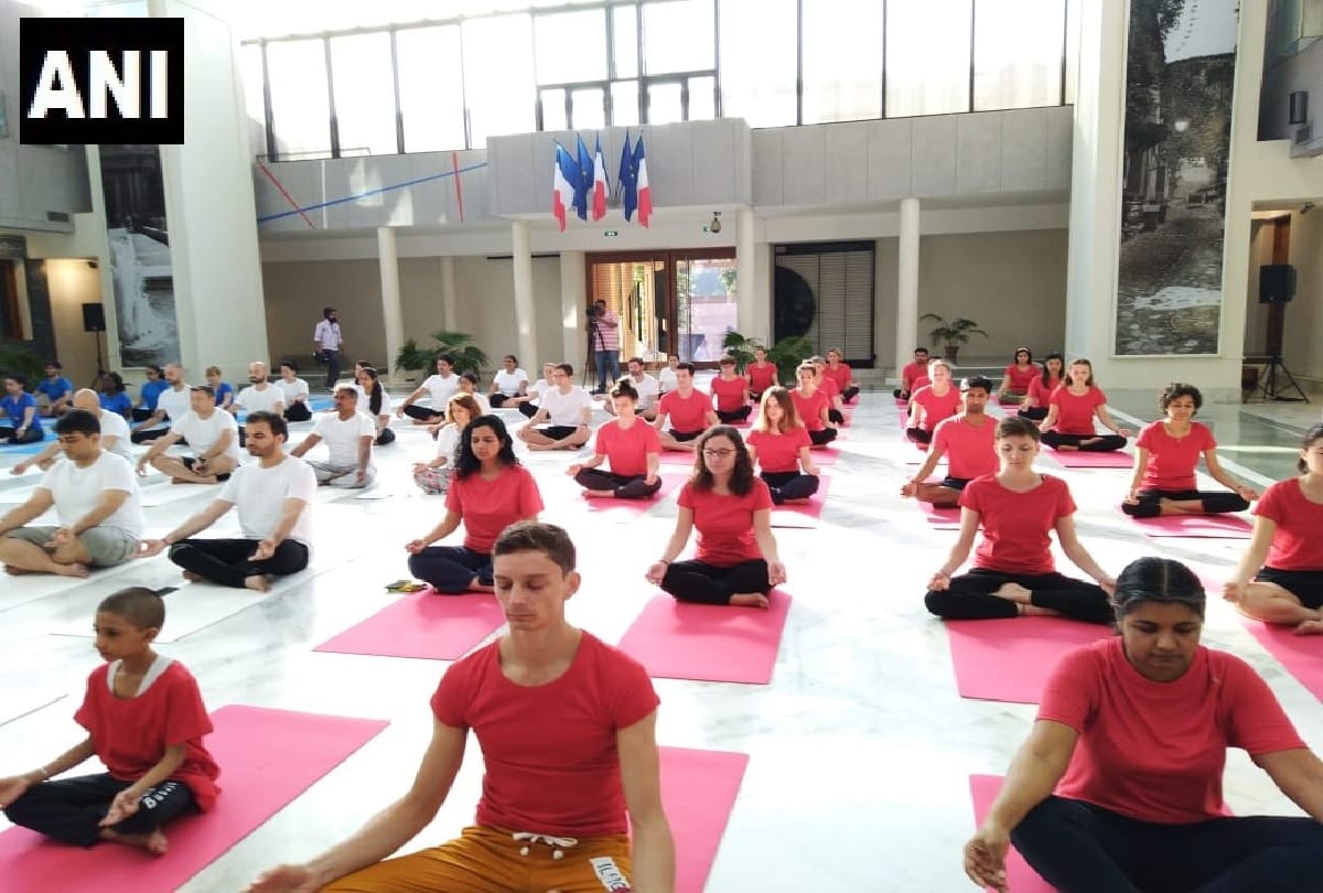 International Yoga Day 2019 : indian army PM modi Amit Shah Shilpa Shetty and others perform yoga