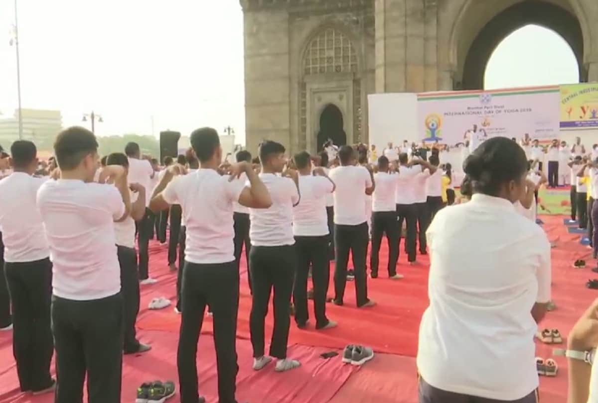 International Yoga Day Shilpa Shetty done Yoga at Mumbai Gateway of India