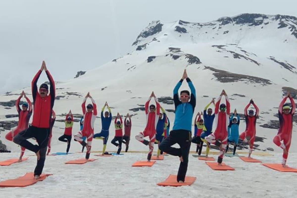 International Yoga Day 2019: ITBP Personnel perform yoga postures in 19000 feet mountains to river