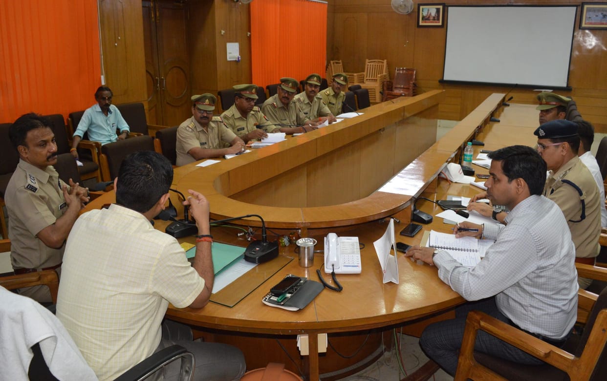 DM held meeting to resolve traffic problem in city