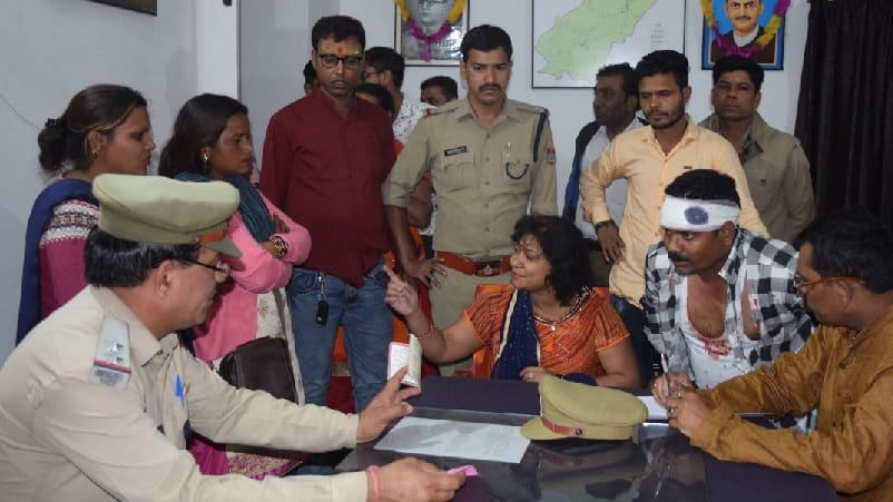 Head of the tourist boils up, hatches on wife