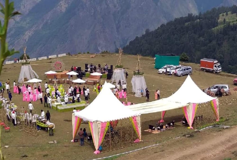 Auli shahi shadi: baba ramdev and many celebrity comes for attend 200 crore rupees marriage
