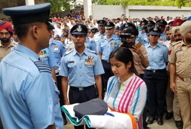 Last farewell to Shaheed Flight lieutenant Mohit garg, Who martyred in crash of AN 32 aircraft