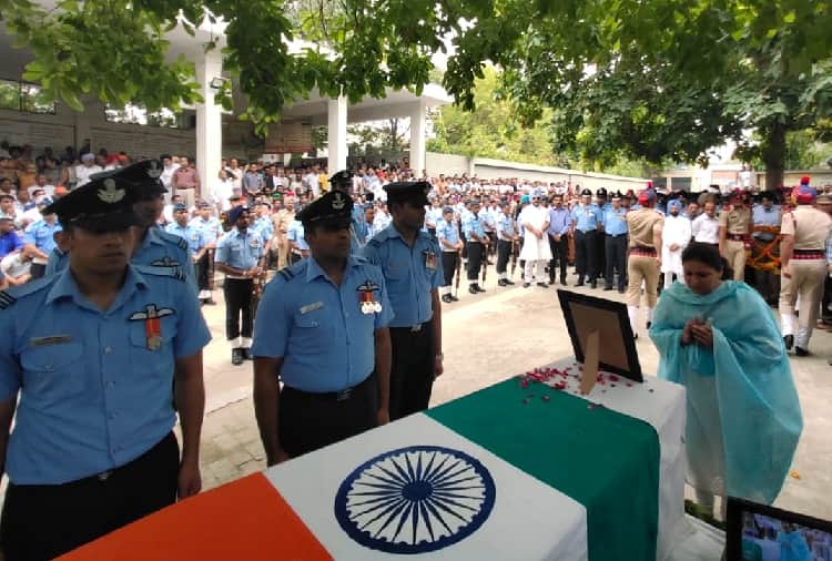 Last farewell to Shaheed Flight lieutenant Mohit garg, Who martyred in crash of AN 32 aircraft