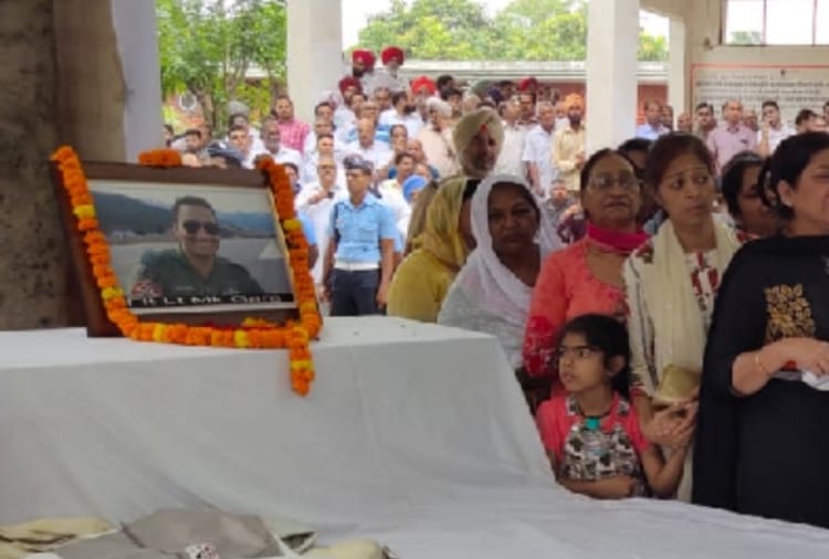 Last farewell to Shaheed Flight lieutenant Mohit garg, Who martyred in crash of AN 32 aircraft