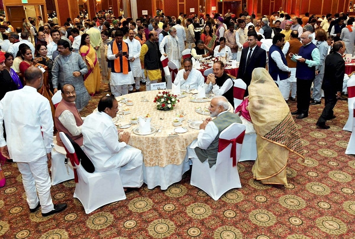 Prime Minister Modi's dinner paarty with MPs, Sonia-Rahul and SP-BSP not included