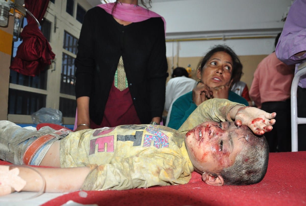kullu private bus accident five year old pawan lost mother in accident