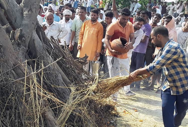 Last rites of Aircraftman Shaheed Pankaj Sangwan at Kohla village in Sonipat